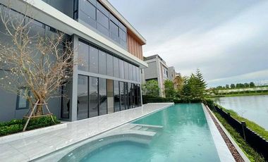 Lake Legend Bangna-Suvarnabhumi Luxury mansion, on the edge of the lake, the only one in Bangna area
