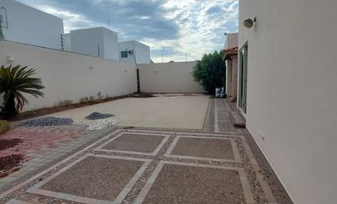CASA EN RENTA RESIDENCIAL COLINAS DE SAN MIGUEL