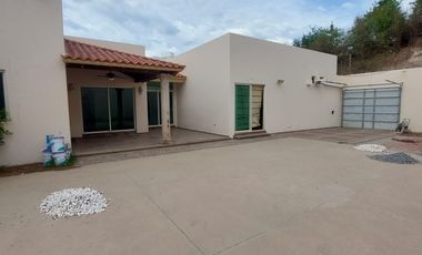CASA EN RENTA RESIDENCIAL COLINAS DE SAN MIGUEL