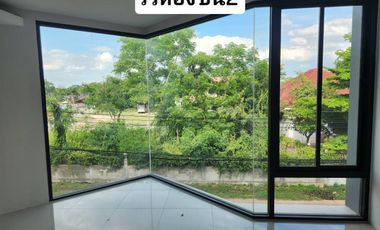 ถูกและคุ้มที่สุด!!  อาคารพาณิชย์  3 ชั้น ขนาดพื้นที่ 23 ตร.วา กว้าง 4.6เมตร ลึก 12 เมตร  หลังตลาดเทิดไท ตาลคู่  โคราช เหมาะค้าขายและอยู่อาศัย ด้วยการอ