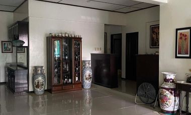 Semi-Furnished 5BR High Ceiling Bungalow House & Lot for sale