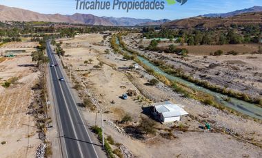 Venta de parcela con cabaña, orilla de rio, electricidad, a 10 minutos de Vicuña. $87 millones