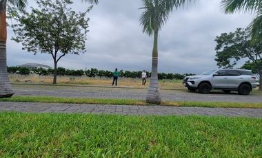 En venta Terreno al lago en Aires del Batán Samborondón | $630/m² Oportunidad