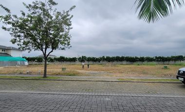 En venta Terreno al lago en Aires del Batán Samborondón | $630/m² Oportunidad