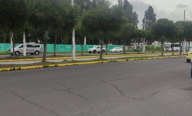 Arriendo terreno comercial de 2,500 m2 en una avenida principal de Quiitumbe