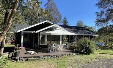 Se vende maravillosa Casa de ensueño con vista al volcán , sector Huincacara