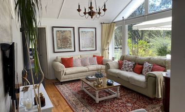 Se vende maravillosa Casa de ensueño con vista al volcán , sector Huincacara