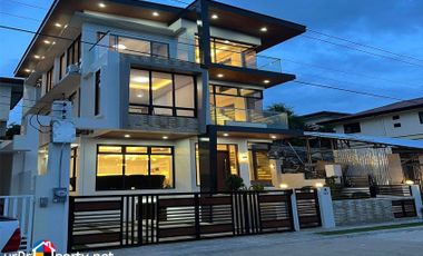 MODERN HOUSE WITH OVERLOOKING VIEW IN TALISAY CEBU