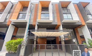 For Rent: Brand New Townhouse fully furnished, located in the Shizen Pattanakarn 32