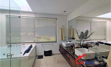 Casa Campestre en Venta en La Calera