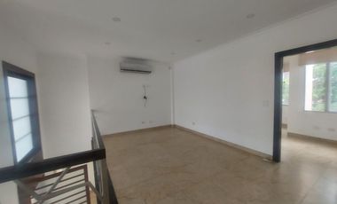 Samborondon, Venta de hermosa casa 4 dormitorios con jacuzzi y sauna