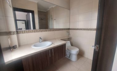 Samborondon, Venta de hermosa casa 4 dormitorios con jacuzzi y sauna