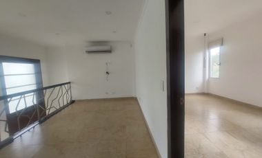 Samborondon, Venta de hermosa casa 4 dormitorios con jacuzzi y sauna