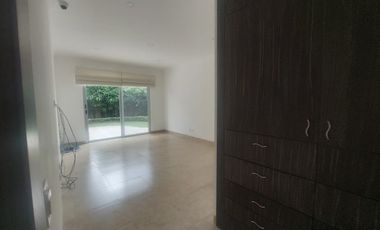 Samborondon, Venta de hermosa casa 4 dormitorios con jacuzzi y sauna