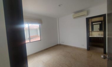 Samborondon, Venta de hermosa casa 4 dormitorios con jacuzzi y sauna