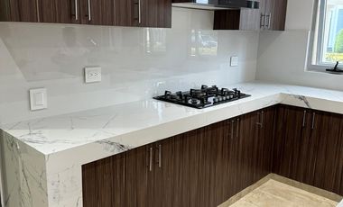 Samborondon, Venta de hermosa casa 4 dormitorios con jacuzzi y sauna