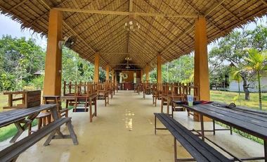 ขายด่วน!! บ้านพักตากอากาศ ท่ามกลางธรรมชาติ สามารถต่อยอดทำที่พัก รีสอร์ท หรือกิจการแหล่งท่องเที่ยวได้ ที่ดินพัฒนาแล้ว มีป้ายบอกทาง ระบบไฟฟ้า ประปา อินเ