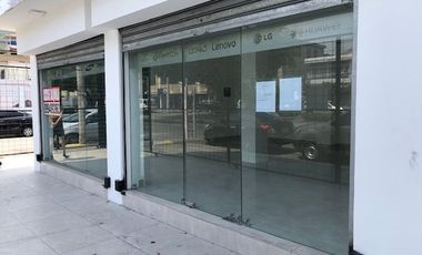 ALQUILO EXCEPCIONAL LOCAL DE 3 CUERPOS EN TODA LA  PLANTA BAJA