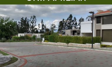 Terreno en venta en urbanización sector Ruta Viva Tumbaco Ecuador