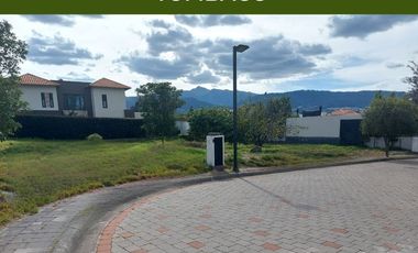 Terreno en venta en urbanización sector Ruta Viva Tumbaco Ecuador