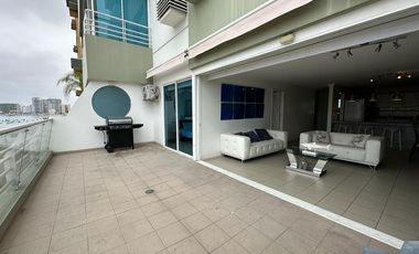 En venta amplio y lujoso departamento en Chipipe, Salinas primera linea de playa