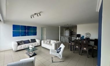En venta amplio y lujoso departamento en Chipipe, Salinas primera linea de playa