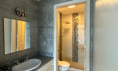 En venta amplio y lujoso departamento en Chipipe, Salinas primera linea de playa