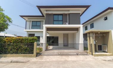 3 Bedroom House in San Kamphaeng in Gated Community for Rent