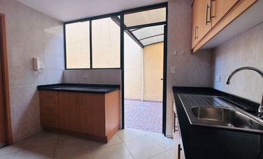VENTA CASA TRES PISOS SECTOR COLEGIO EINSTEIN