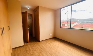 VENTA CASA TRES PISOS SECTOR COLEGIO EINSTEIN