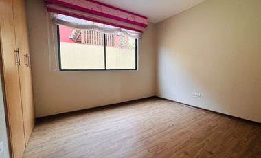VENTA CASA TRES PISOS SECTOR COLEGIO EINSTEIN