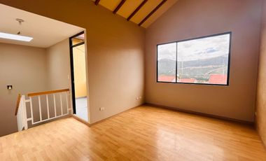 VENTA CASA TRES PISOS SECTOR COLEGIO EINSTEIN