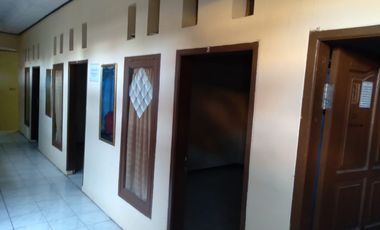 Kostan 9 Pintu Akses Mobil Dekat Universitas Falatehan