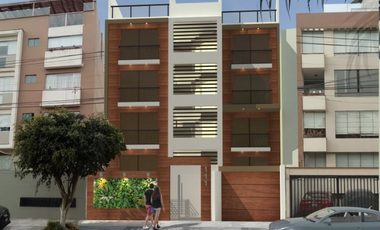 Vendo Ultimo Dúplex en Primer Piso con 4 Dorm. Frente a Parque - Surco