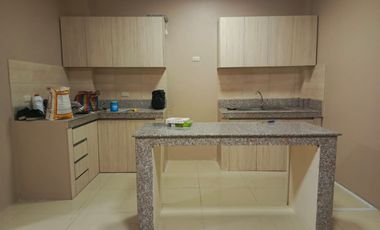 Suite de alquiler en Bellavista Alta, 1 parqueo, Conjunto Cerrado.