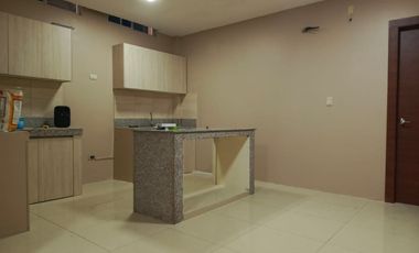 Suite de alquiler en Bellavista Alta, 1 parqueo, Conjunto Cerrado.