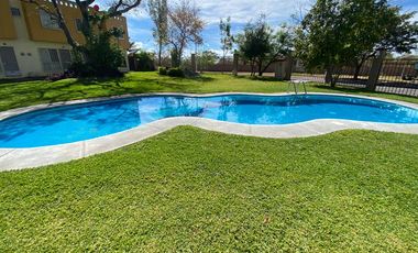 $899,999 Una Casa con Alberca con Ambiente de Campo en La Provincia Xochitepec Morelos