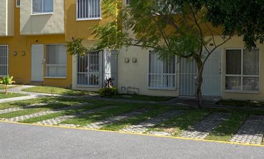 $899,999 Una Casa con Alberca con Ambiente de Campo en La Provincia Xochitepec Morelos