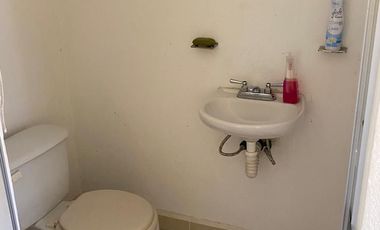 $899,999 Una Casa con Alberca con Ambiente de Campo en La Provincia Xochitepec Morelos