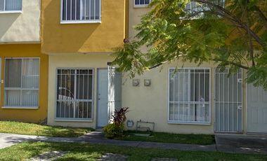 $899,999 Una Casa con Alberca con Ambiente de Campo en La Provincia Xochitepec Morelos