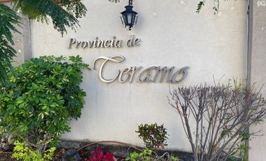 $899,999 Una Casa con Alberca con Ambiente de Campo en La Provincia Xochitepec Morelos