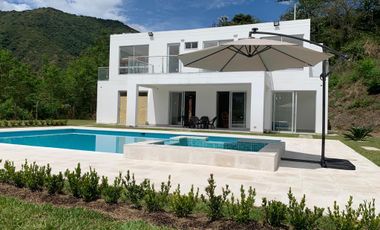 Alquiler por Dias en Finca Amoblada, Villa Carmessie