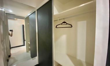 RUSH SALE! FURNISHED STUDIO UNIT IN ROBINLAND RESIDENCES. JUST A WALKING DISTANCE TO CEBU DOCTOR'S UNIVERSITY-MANDAUE, CEBU.