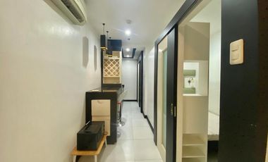 RUSH SALE! FURNISHED STUDIO UNIT IN ROBINLAND RESIDENCES. JUST A WALKING DISTANCE TO CEBU DOCTOR'S UNIVERSITY-MANDAUE, CEBU.