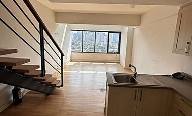 One Rockwell West Tower condo with parking