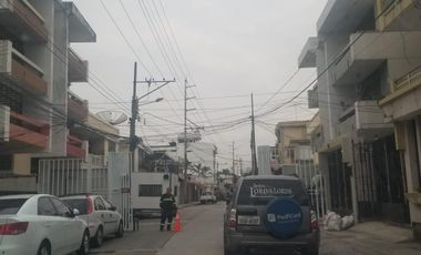 Alquilo Suite Kennedy Semi Amoblada