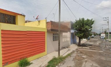 Casa en venta en Col. Los reyes, Irapuato, Guanajuato., ¡Compra directamente con los Bancos!
