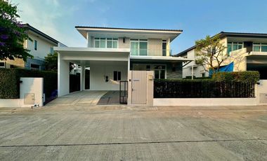 Beautiful House for rent at Mantana (2) Bangna Km7 85,000 Baht/month (negotiable) (fully furnished)