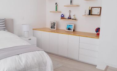 SE VENDE PRECIOSA CASA CON HERMOSOS JARDINES Y VISTA A LA BARRANCA