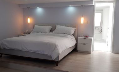 SE VENDE PRECIOSA CASA CON HERMOSOS JARDINES Y VISTA A LA BARRANCA